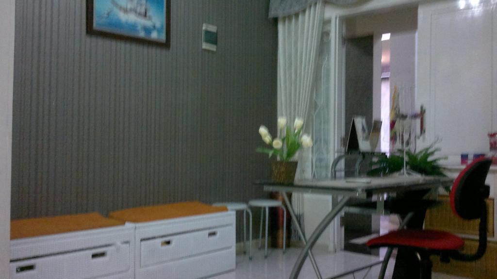 Griya Nelwan Guest House Malang Esterno foto