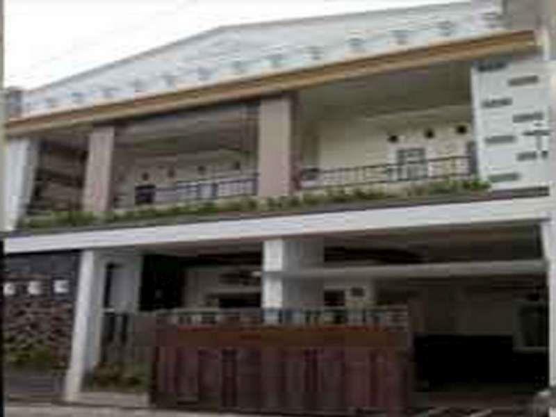 Griya Nelwan Guest House Malang Esterno foto